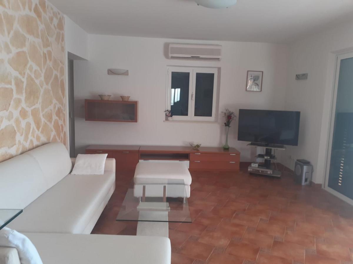 סופטאר Apartments Ilicic מראה חיצוני תמונה